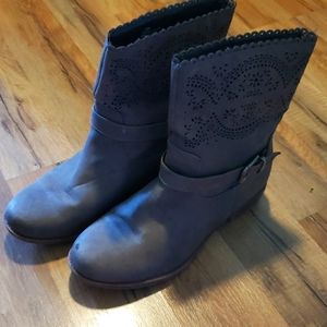 Women's JustFab Lynah taupe boots size 9